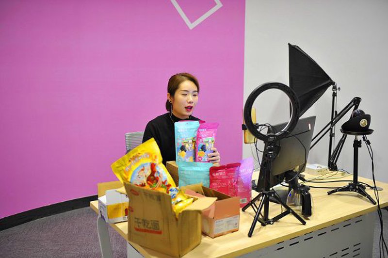 案例解读：如何将“鑫起来装饰”品牌融入湖北鑫起食品有限公司的品牌形象